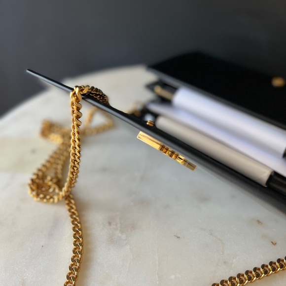 Saint Laurent | Cassandre Glossed Bag - Picture 4 of 17